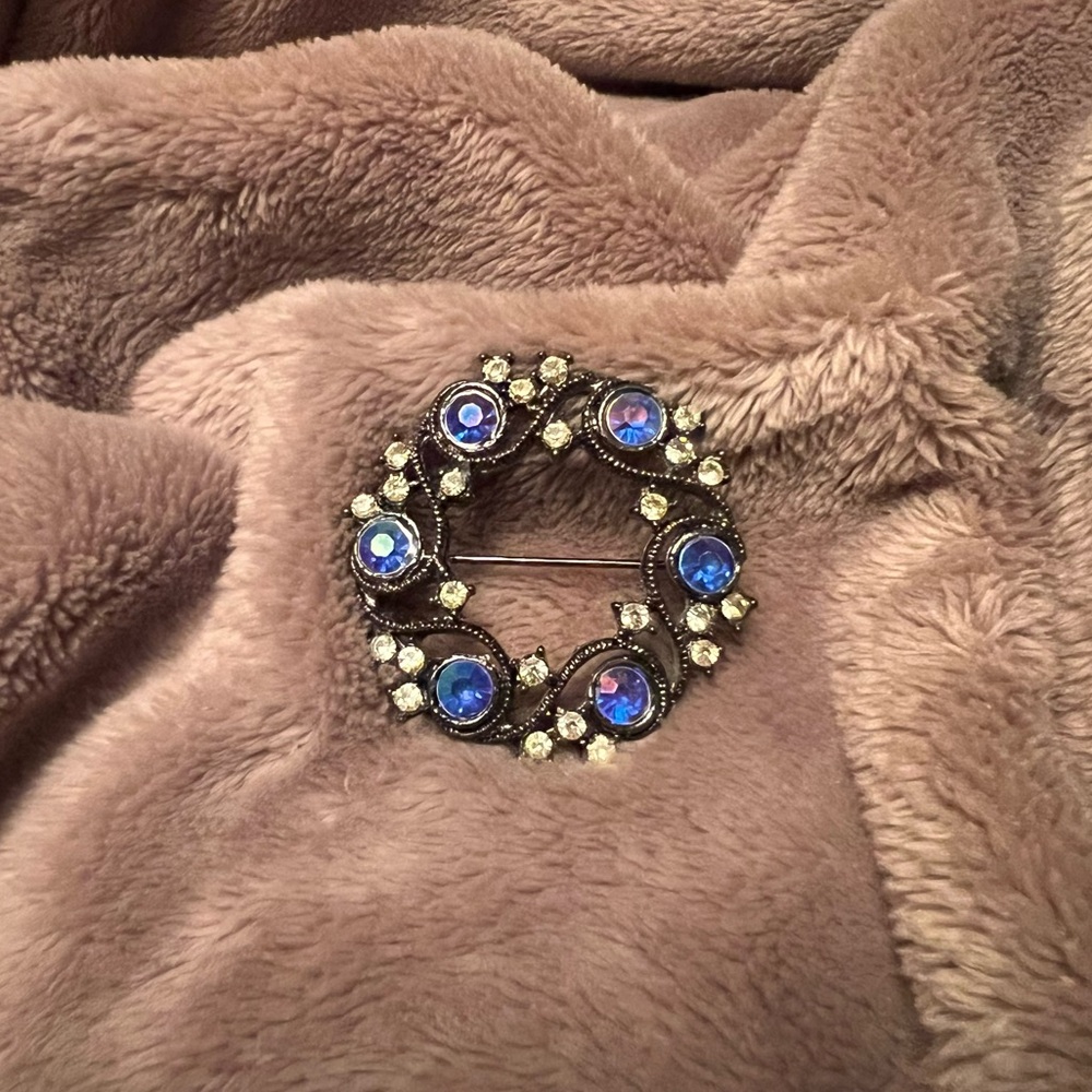 VINTAGE Iridescent Blue Rhinestone Circle Brooch with Clear Crystals